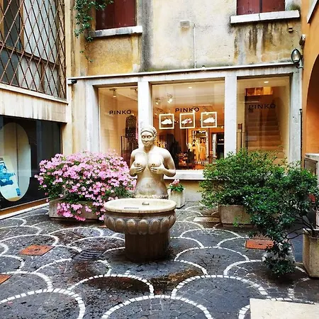 La Petite Maison *
